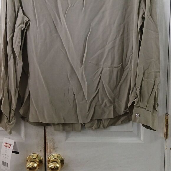Josephine Chaus Collection vintage  sage 100% silk button down blouse  Sz 16 NWT - Picture 9 of 10